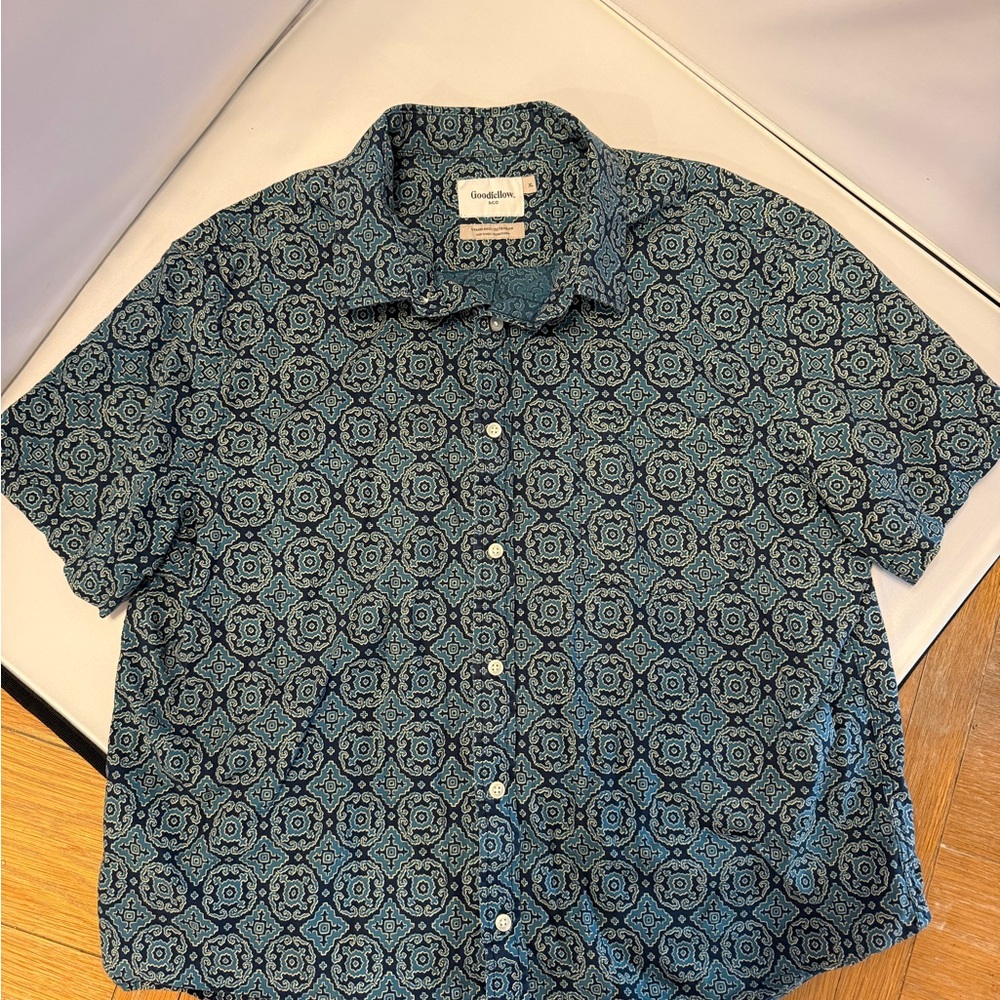 Goodfellow & Co Men’s XL Blue Geometric Print Short Sleeve Button-Up Shirt